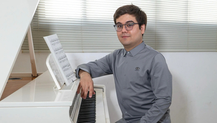 سانجاربيك أزيموف